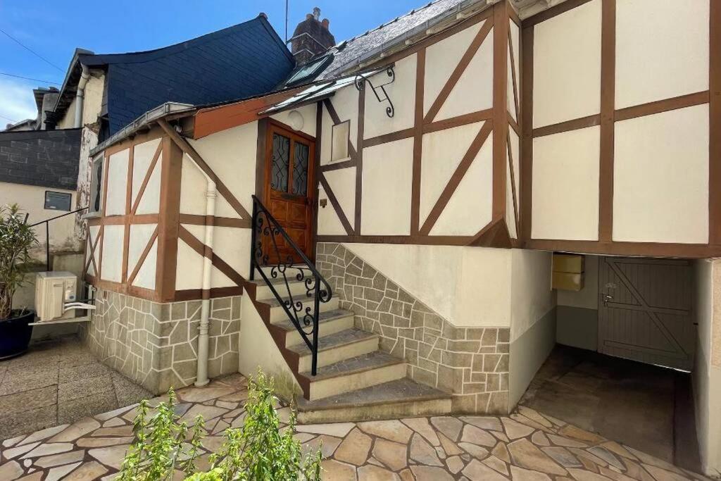 Centre-Ville : Maison De Charme - Secteur Calme Laval  Luaran gambar
